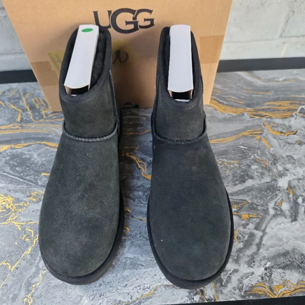 UGG Women's Classic Mini II Boots Black Suede Size 9 New In Box